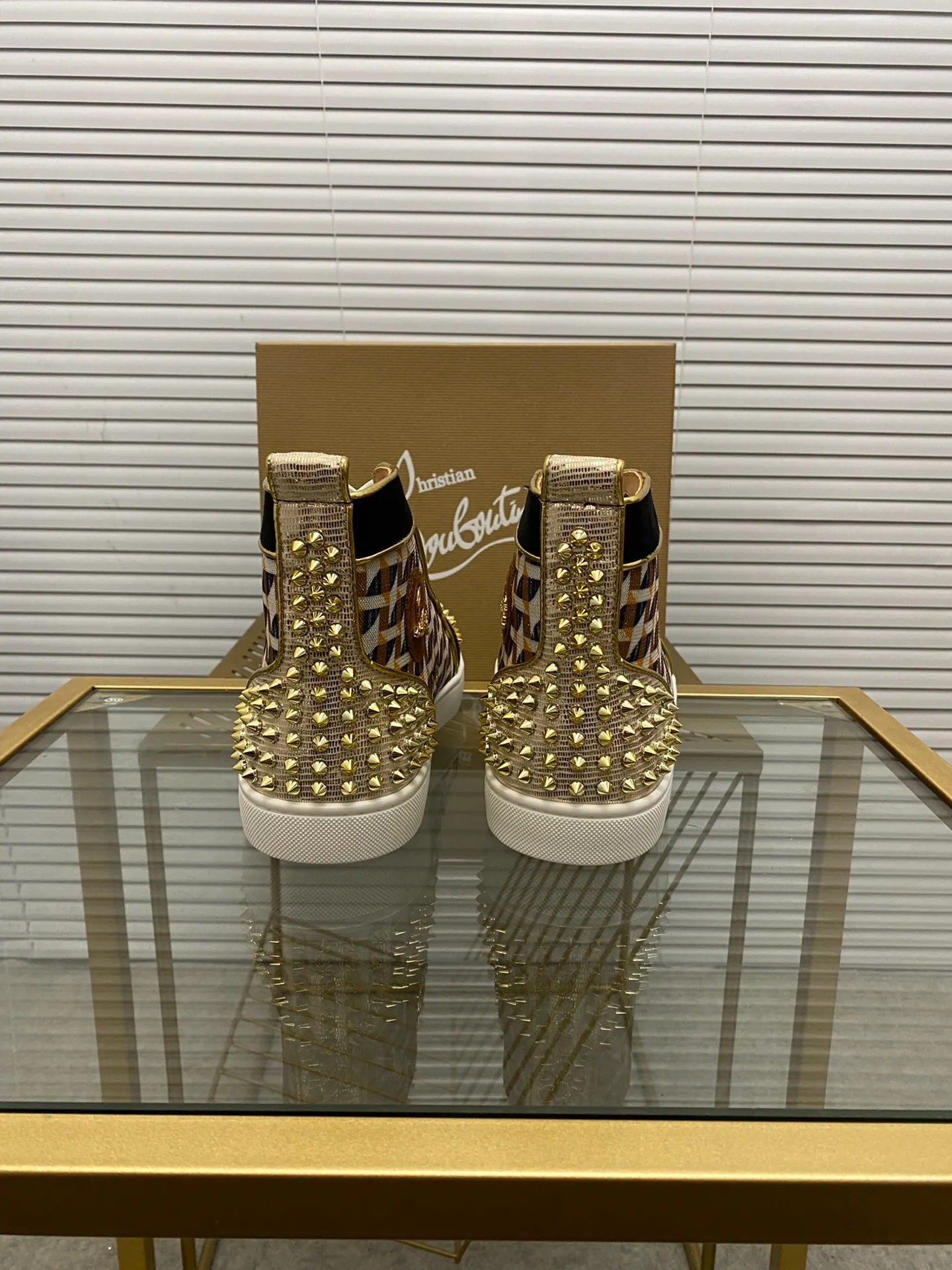 (Customized model) Ex-factory price is 540. christian louboutin (CL red sole shoes) counter series, casual sneakers for couples 📢 📢 📢 Exclusive hot style release 🎈🎈💪 Movable latex feet 👻 Finished outsole line [Proud] 😝Female 35-40# Male 38#-46, global supply😝 [Top version]: Original imported genuine leather upper, top original leather lining, original molded TPU outsole, original 1:1 detail processing, original shoe last,